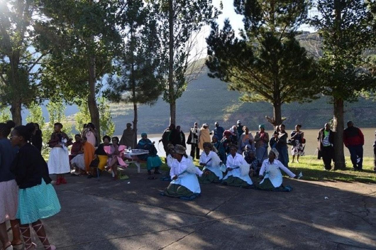 Motebong Lodge Bokong Екстер'єр фото